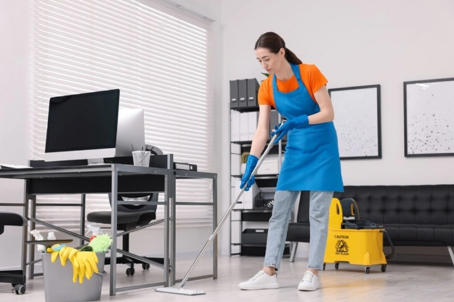como se realiza la limpieza de una oficina